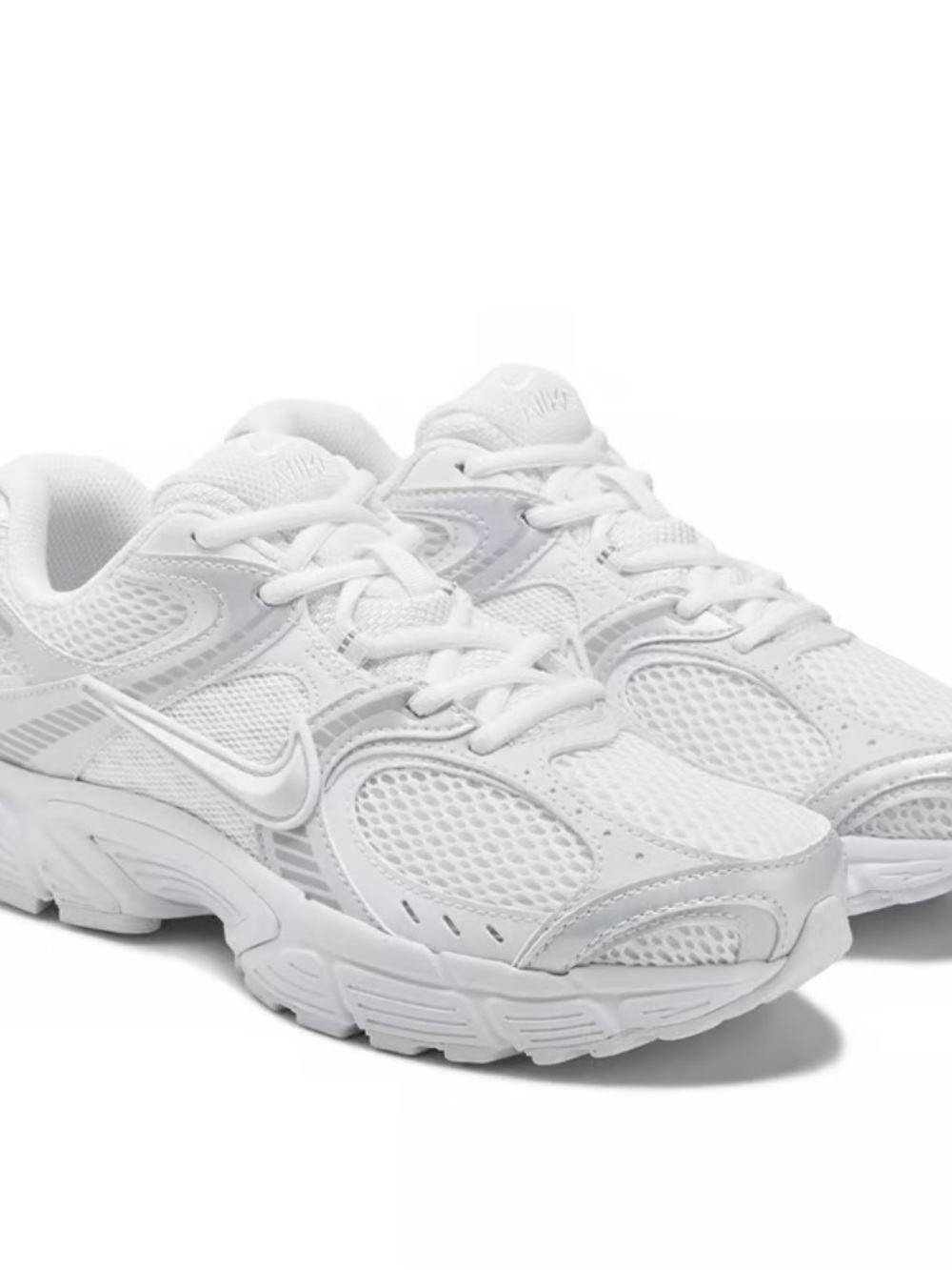 Nike Women’s All-White V5 RNR Sneaker